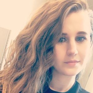 Meet your Posher, Dina